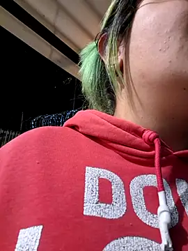 lucky-leah online show from September 28, 2025, 2:29 am