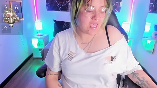 lucky-leah online show from November 11, 2025, 4:40 am