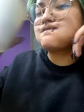 lucky-leah online show from April 8, 2026, 3:30 am