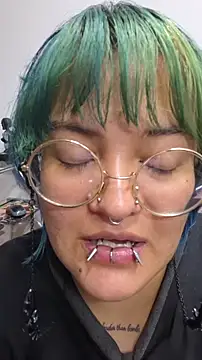 lucky-leah online show from March 13, 2026, 3:33 am