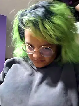 lucky-leah online show from September 26, 2025, 4:19 am