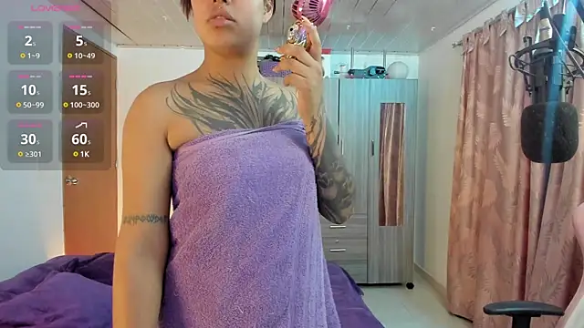 Snapshot of Kayla_foxxy chatting on January 18, 2025, 3:42 am Kayla foxxy online show from January 18, 2025, 3:42 am