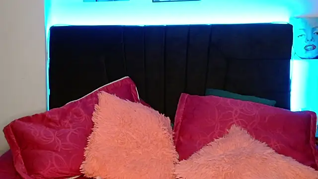 Snapshot of pearllatin chatting on January 10, 2025, 11:50 pm pearllatin online show from January 10, 2025, 11:50 pm