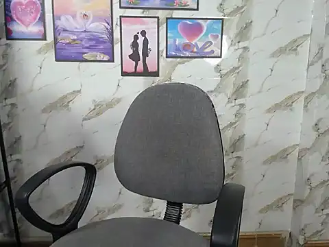 Love bug15 online show from March 5, 2025, 4:13 pm