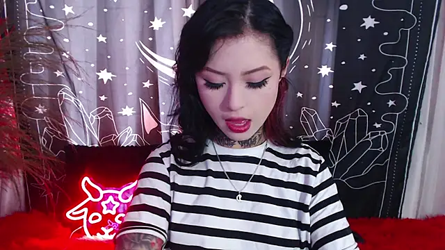 Isabella  dark online show from February 14, 2025, 7:33 pm