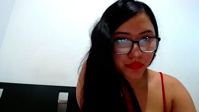 LuciaTomson online show from February 9, 2026, 7:12 pm