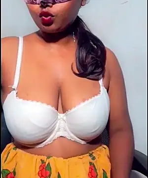 Snapshot of SLteena chatting on July 2, 2026, 3:23 am SLteena online show from July 2, 2026, 3:23 am