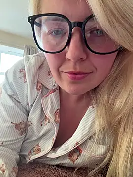 xxcurvyjessiexx online show from March 27, 2026, 5:47 pm