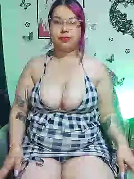 Snapshot of Hada_dracanae chatting on January 8, 2025, 8:18 pm Hada dracanae online show from January 8, 2025, 8:18 pm