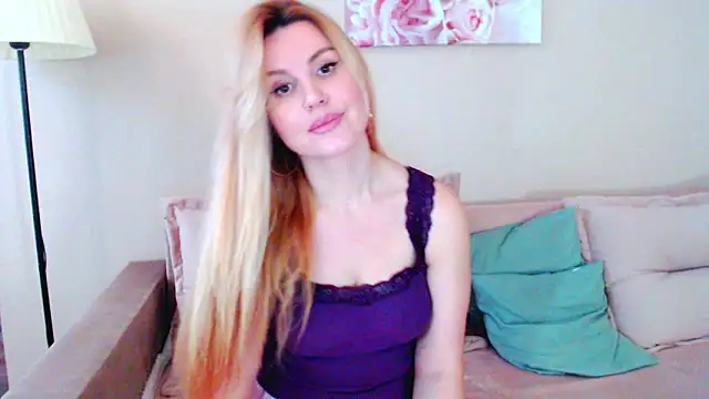 Lady moon  online show from January 26, 2025, 1:04 pm