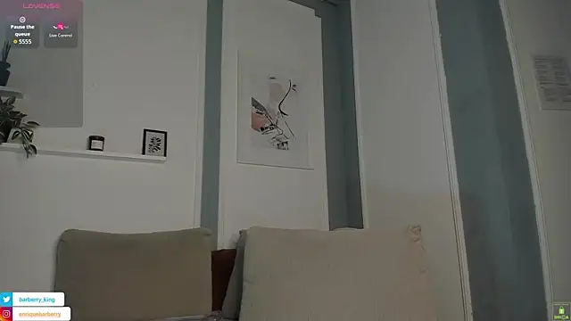 EnriqueBarberry online show from November 16, 2025, 6:29 am