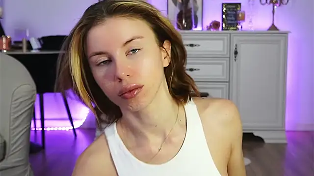 ivyleague  online show from October 28, 2025, 5:18 am