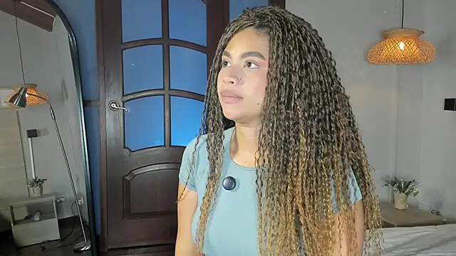 nayah   online show from March 27, 2026, 7:59 pm