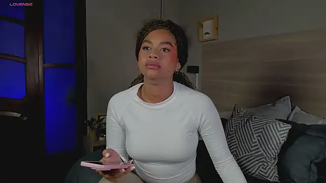 nayah   online show from September 24, 2025, 7:53 pm