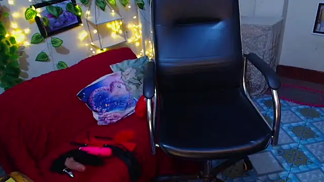 SnoowForYou online show from December 21, 2025, 1:57 pm