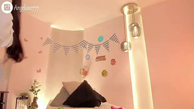 angeline-777 online show from October 3, 2025, 11:34 am