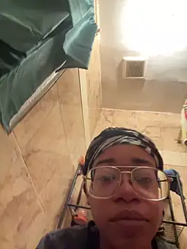 MommyConfident online show from January 27, 2025, 10:49 pm