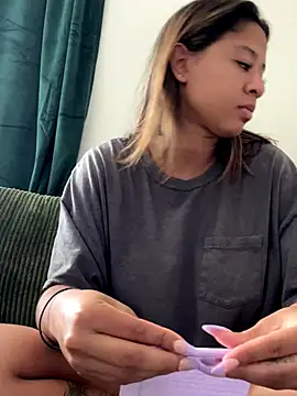 VanessaBling online show from September 14, 2025, 3:01 pm