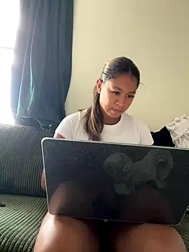 VanessaBling online show from September 15, 2025, 9:15 pm