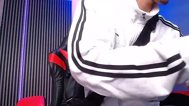 Liam lee online show from March 18, 2025, 1:12 pm