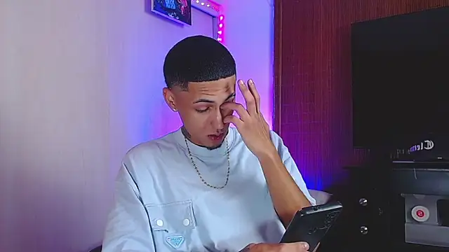 Liam lee online show from November 28, 2025, 3:12 pm