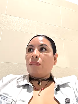 Francesca ferrari online show from October 6, 2025, 5:46 pm