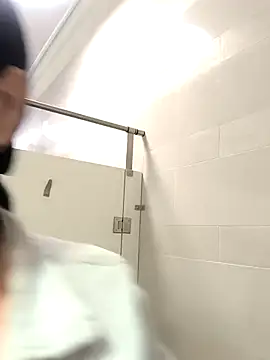 Francesca ferrari online show from October 1, 2025, 7:40 pm