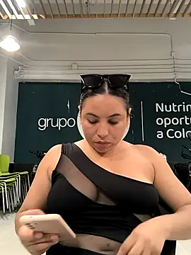 Francesca ferrari online show from March 22, 2025, 5:41 pm