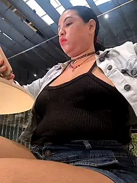 Francesca ferrari online show from September 23, 2025, 8:27 pm