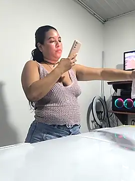 Francesca ferrari online show from November 18, 2025, 9:29 pm