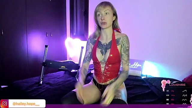 haileyhope  online show from December 17, 2024, 5:36 pm