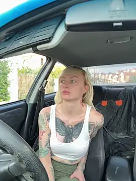 haileyhope  online show from December 7, 2024, 1:35 pm