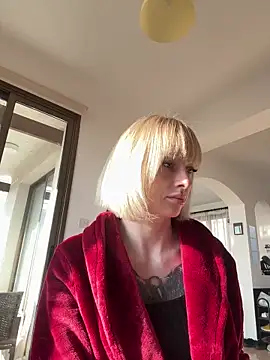 haileyhope  online show from March 7, 2026, 2:33 pm