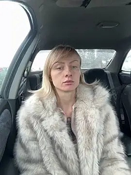 haileyhope  online show from February 12, 2026, 11:10 am