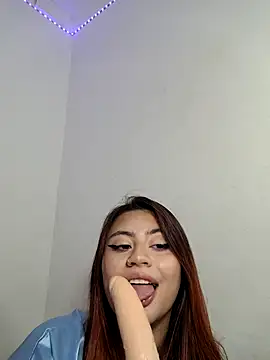 Scarlet garnet online show from October 19, 2025, 4:48 am