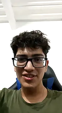 Snapshot of TylerWhite_ chatting on March 10, 2025, 5:11 am TylerWhite online show from March 10, 2025, 5:11 am