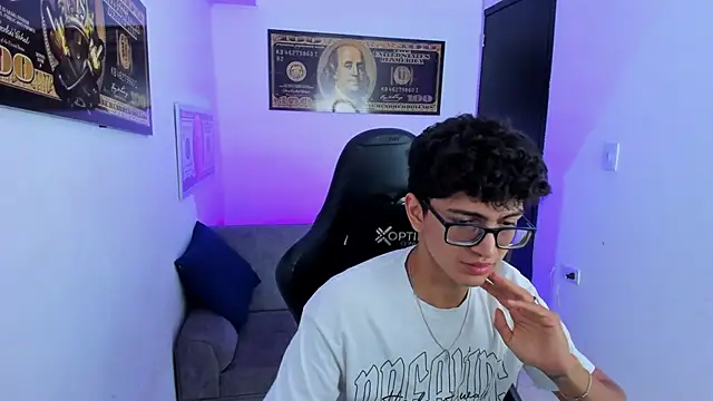 Snapshot of TylerWhite_ chatting on March 15, 2025, 5:52 am TylerWhite online show from March 15, 2025, 5:52 am