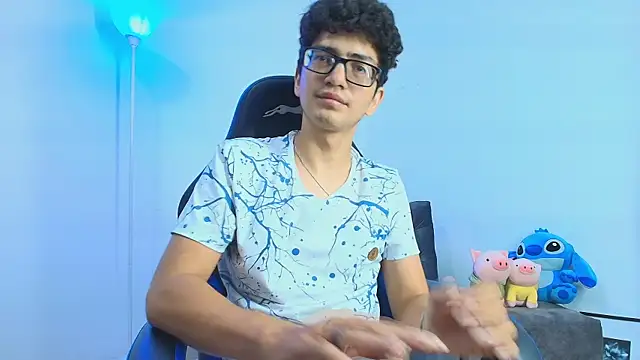 Snapshot of TylerWhite_ chatting on September 18, 2025, 3:53 am TylerWhite online show from September 18, 2025, 3:53 am