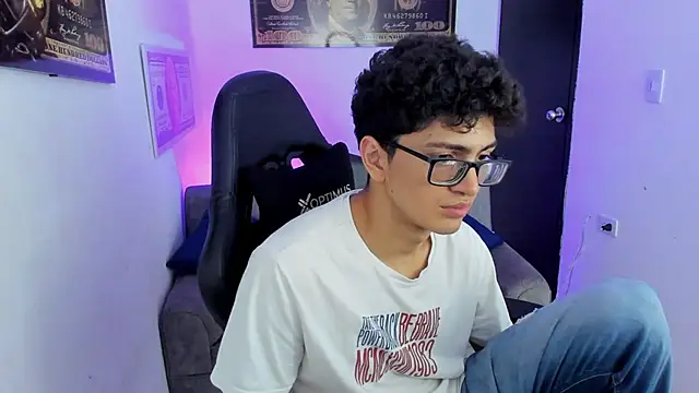 Snapshot of TylerWhite_ chatting on March 14, 2025, 9:14 am TylerWhite online show from March 14, 2025, 9:14 am