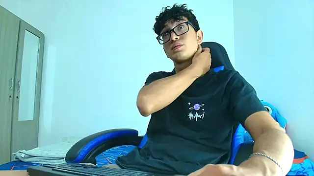 Snapshot of TylerWhite_ chatting on March 22, 2025, 7:20 pm TylerWhite online show from March 22, 2025, 7:20 pm