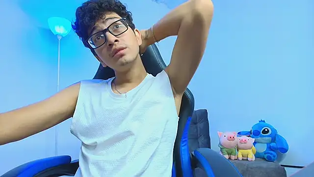 Snapshot of TylerWhite_ chatting on September 11, 2025, 4:01 am TylerWhite online show from September 11, 2025, 4:01 am