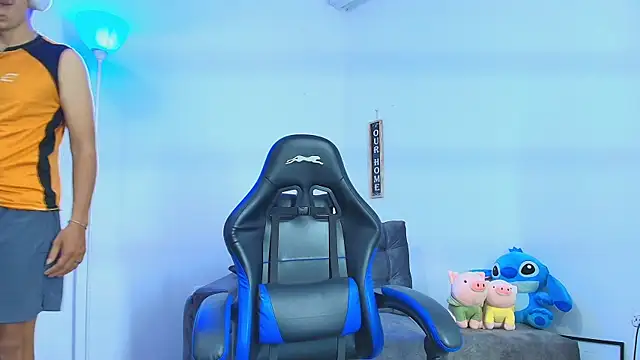 Snapshot of TylerWhite_ chatting on September 17, 2025, 3:52 am TylerWhite online show from September 17, 2025, 3:52 am