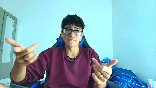 Snapshot of TylerWhite_ chatting on March 21, 2025, 3:22 am TylerWhite online show from March 21, 2025, 3:22 am