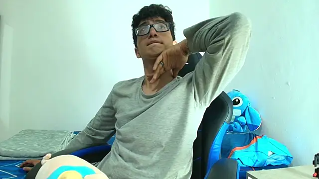 Snapshot of TylerWhite_ chatting on March 18, 2025, 11:42 pm TylerWhite online show from March 18, 2025, 11:42 pm