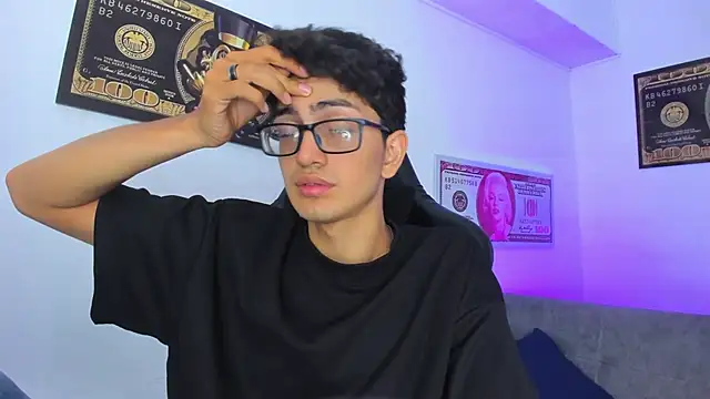 Snapshot of TylerWhite_ chatting on March 12, 2025, 9:02 am TylerWhite online show from March 12, 2025, 9:02 am