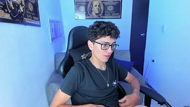 Snapshot of TylerWhite_ chatting on March 8, 2025, 8:55 am TylerWhite online show from March 8, 2025, 8:55 am