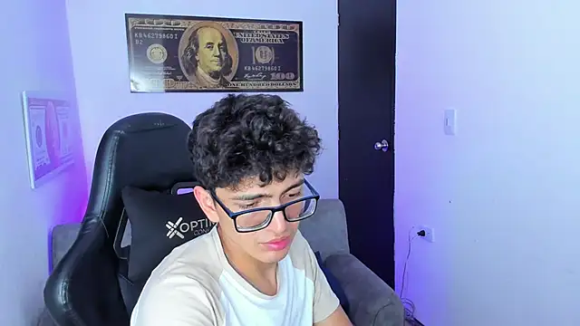 Snapshot of TylerWhite_ chatting on March 9, 2025, 6:50 am TylerWhite online show from March 9, 2025, 6:50 am