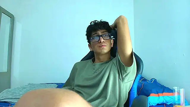 Snapshot of TylerWhite_ chatting on March 20, 2025, 3:13 am TylerWhite online show from March 20, 2025, 3:13 am