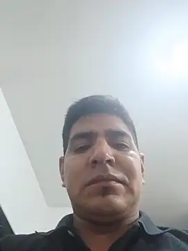 Snapshot of latino17 chatting on November 15, 2025, 5:55 am latino17 online show from November 15, 2025, 5:55 am