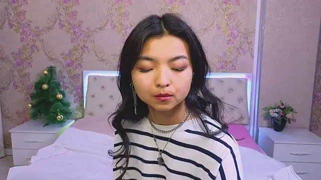 Shy Kira online show from January 7, 2025, 6:35 pm